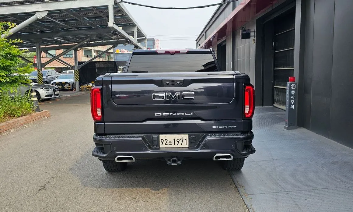 GMC Sierra — фото 9
