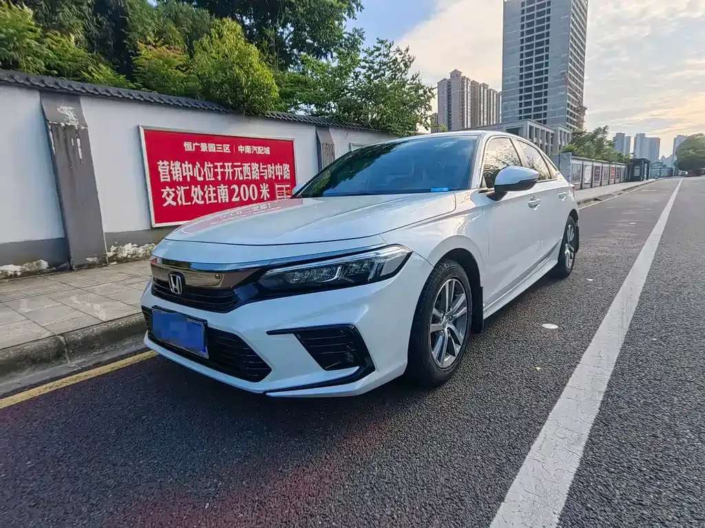 Honda Civic — фото 1