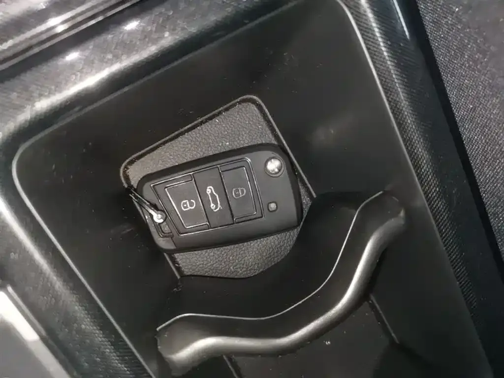 Volkswagen Tharu — фото 7