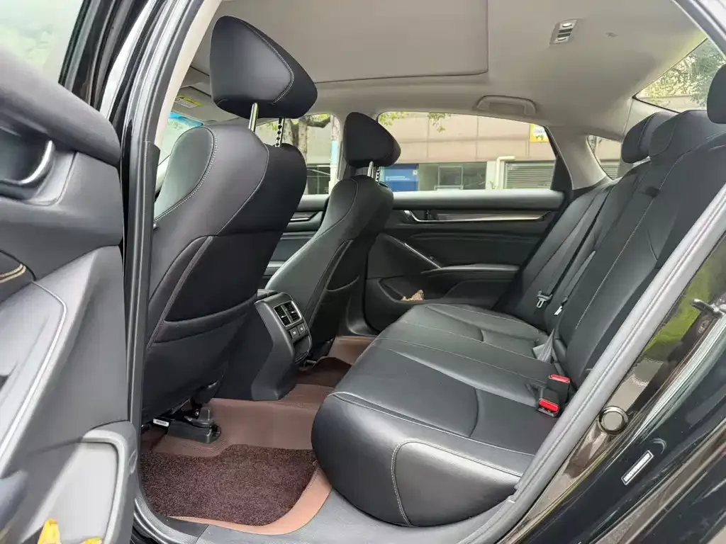 Honda Accord — фото 2