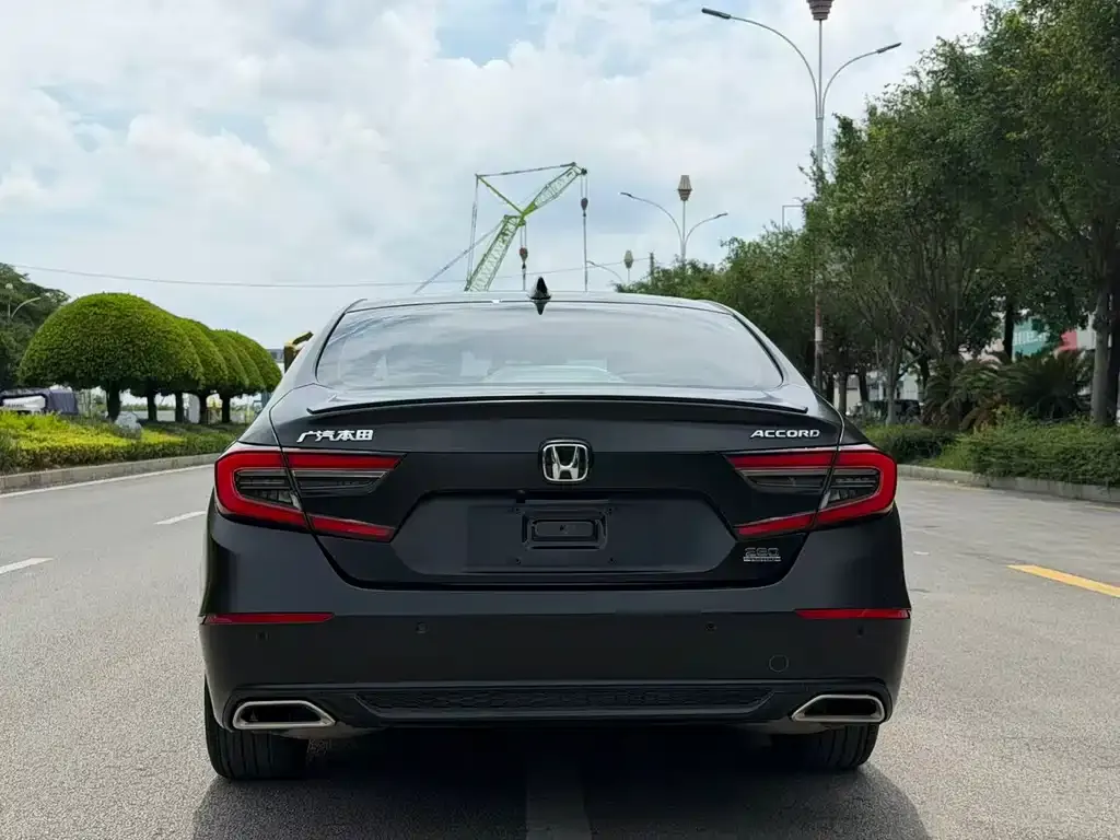 Honda Accord — фото 6