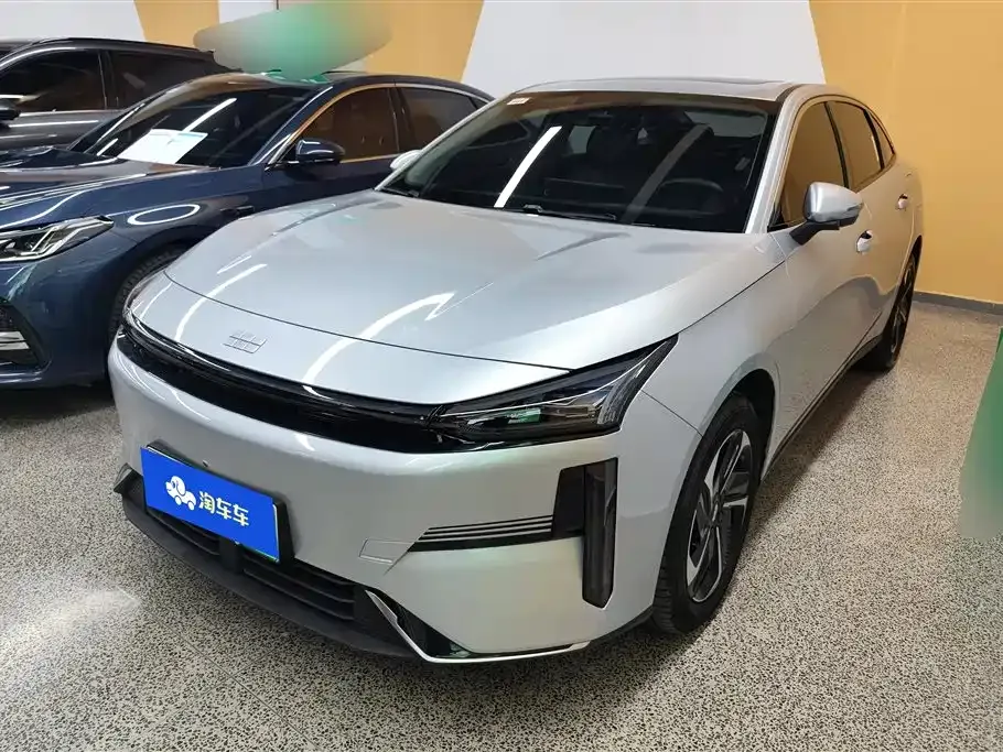 Geely Galaxy L6 — фото 1