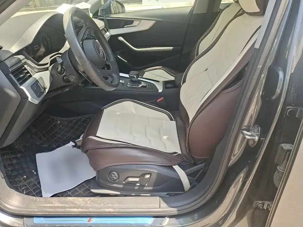 Audi A4L 2021 из CN, фото 2