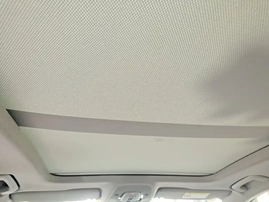 Audi A4L 2021 из CN, фото 4