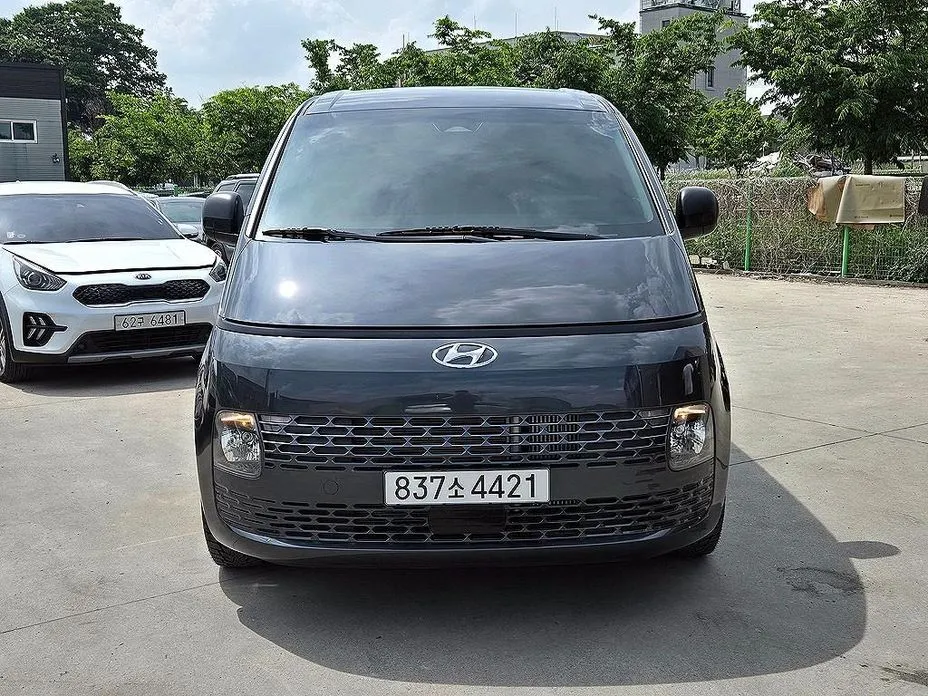 Hyundai Staria — фото 1