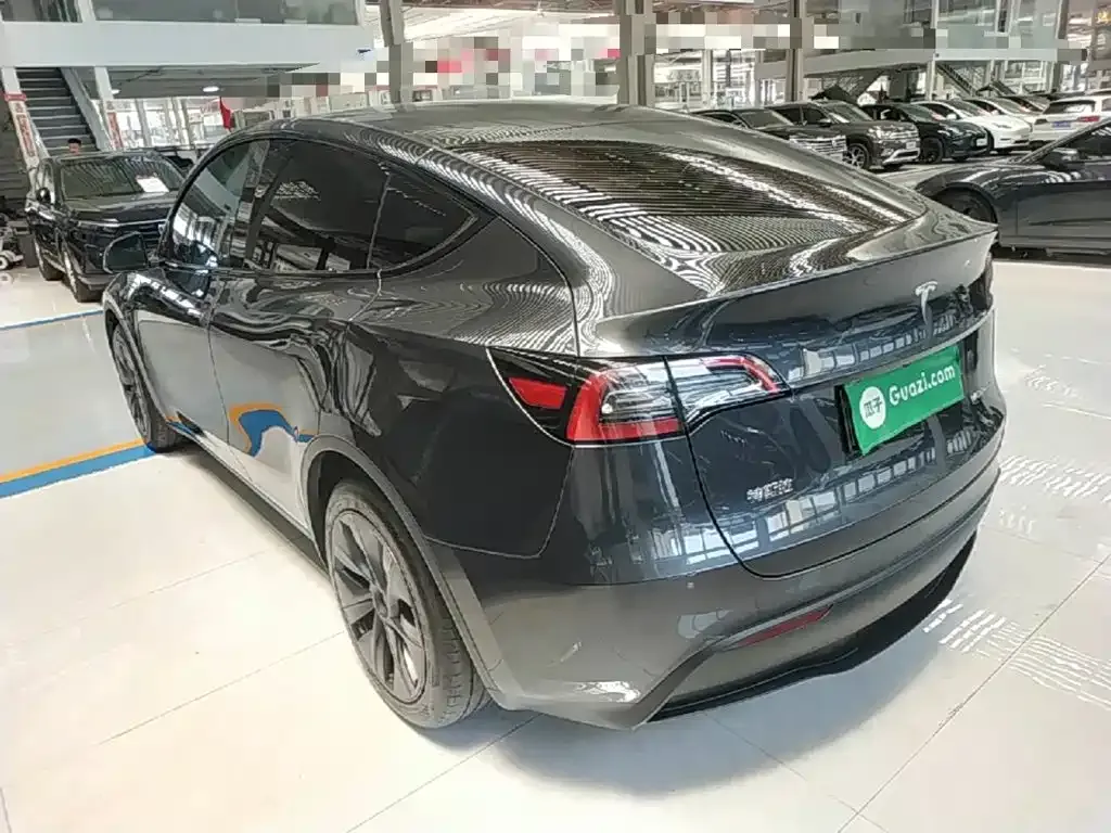 Tesla Model Y — фото 4