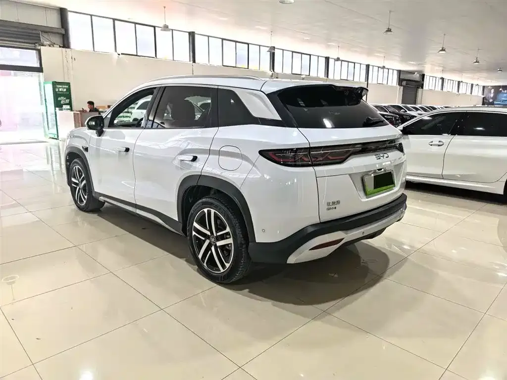 BYD L DM-i — фото 3