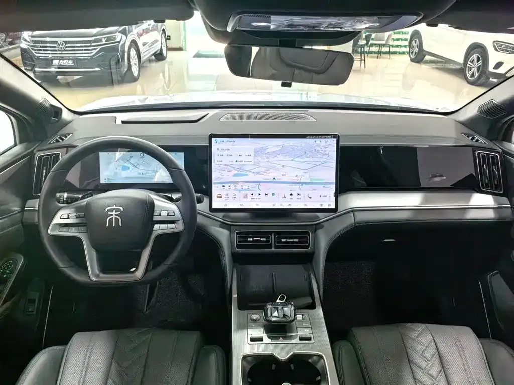 BYD L DM-i — фото 8