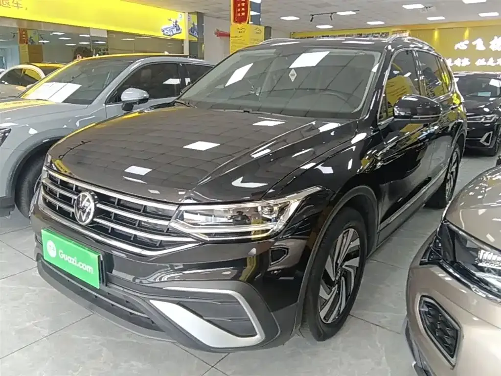 Volkswagen Tiguan L — фото 3