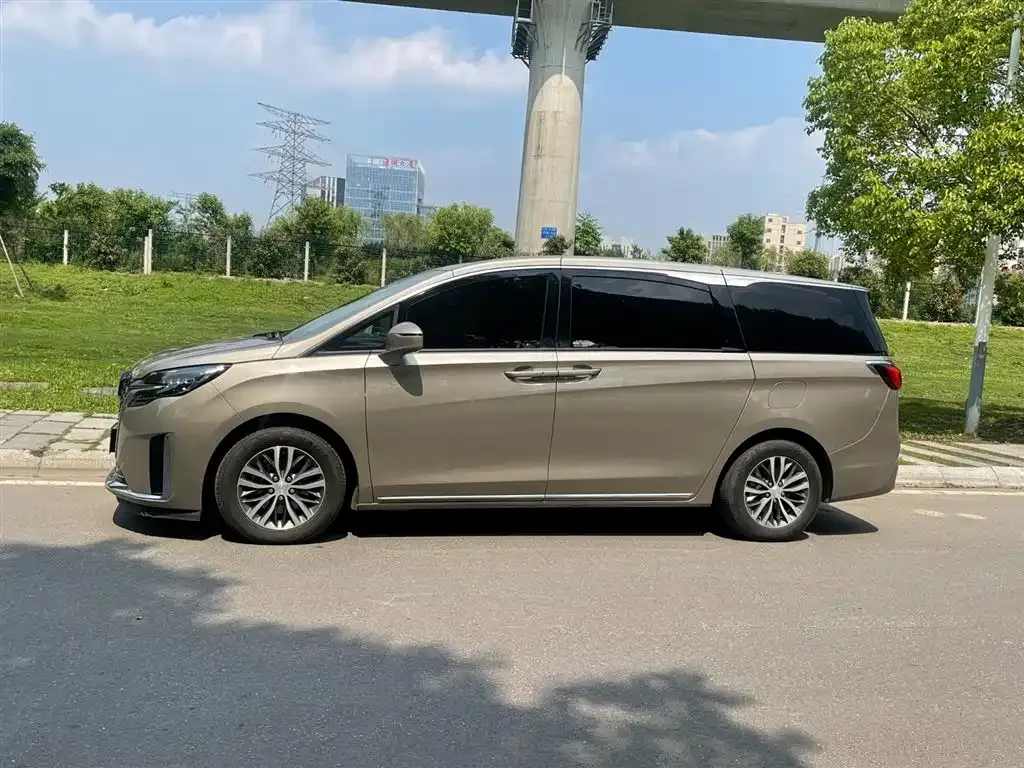 Buick GL8 2022 из CN, фото 2