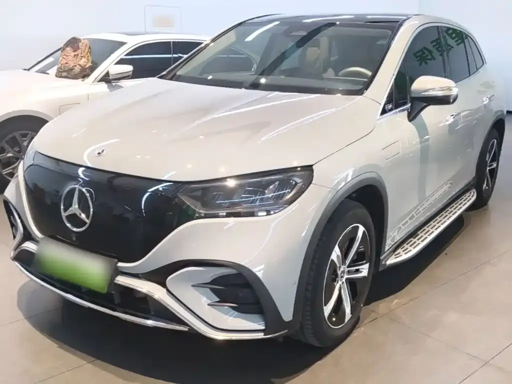 Mercedes-Benz EQE SUV — фото 1