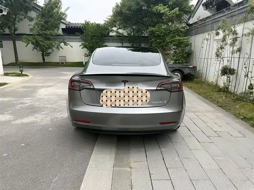 Tesla Model 3 — фото 5