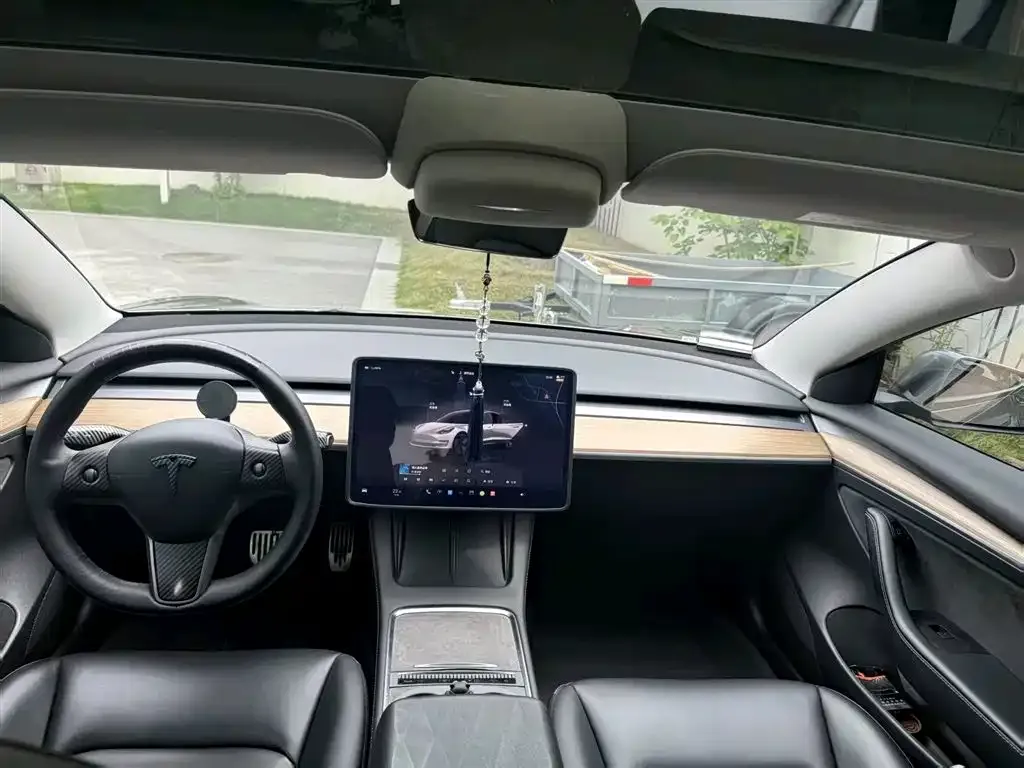 Tesla Model 3 — фото 6