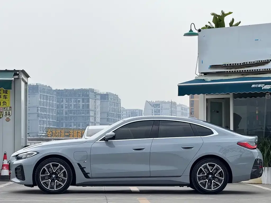 BMW i4 2023 из CN, фото 9