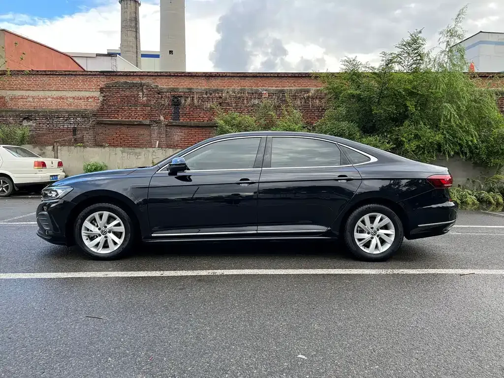 Volkswagen Passat — фото 8