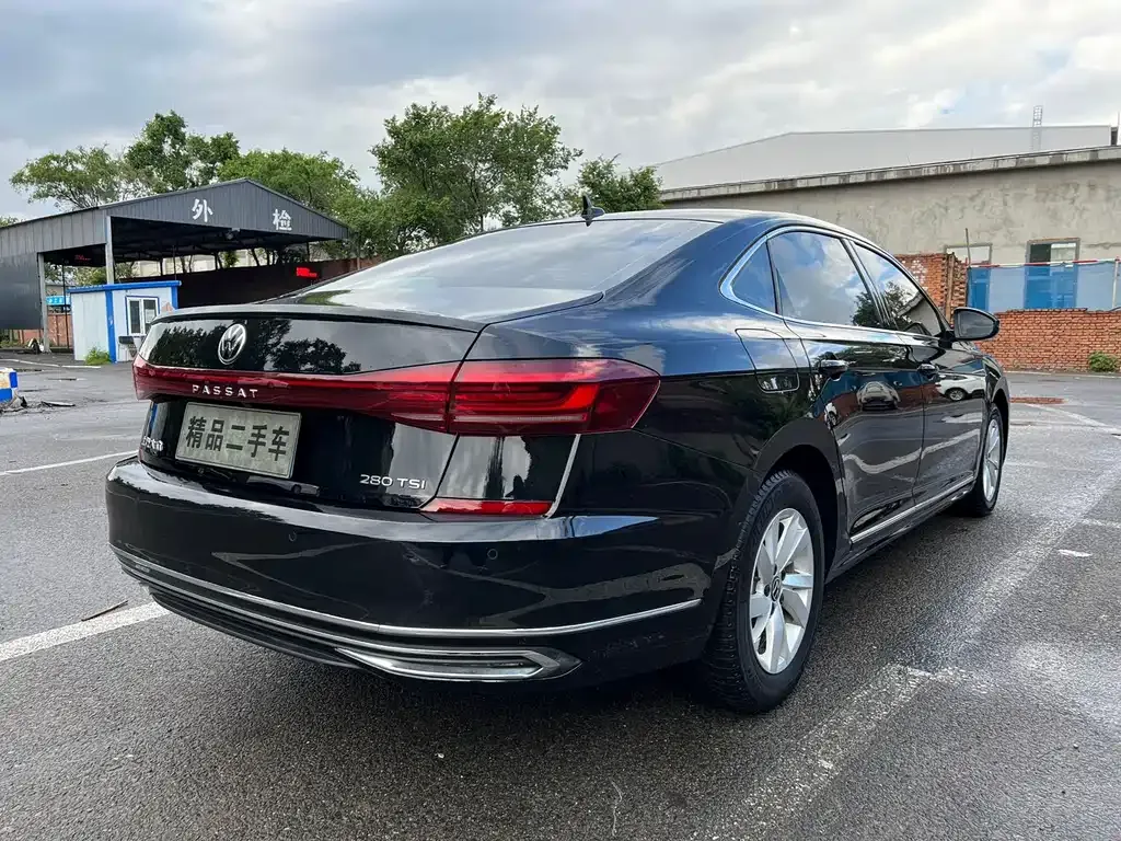 Volkswagen Passat — фото 10