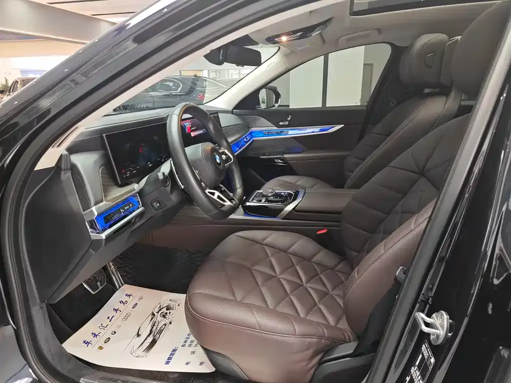 BMW 7 Series 2024 из CN, фото 7