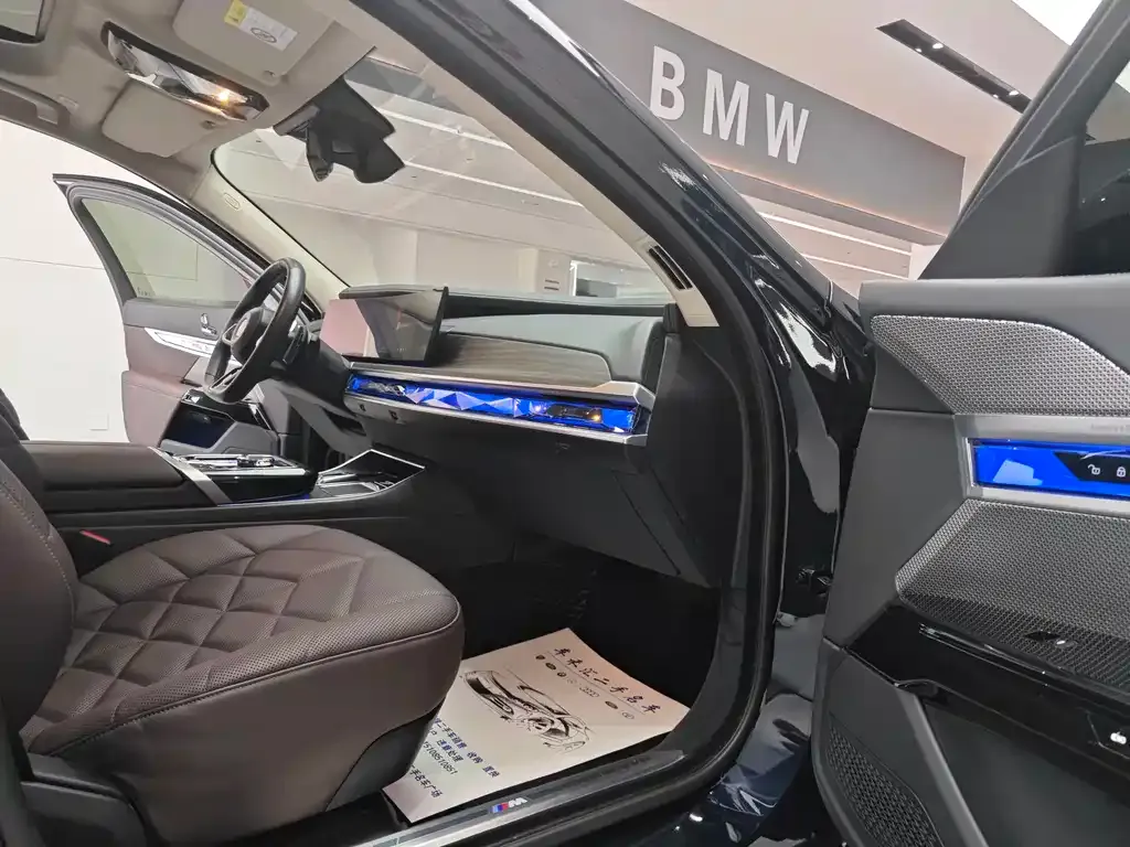 BMW 7 Series 2024 из CN, фото 8