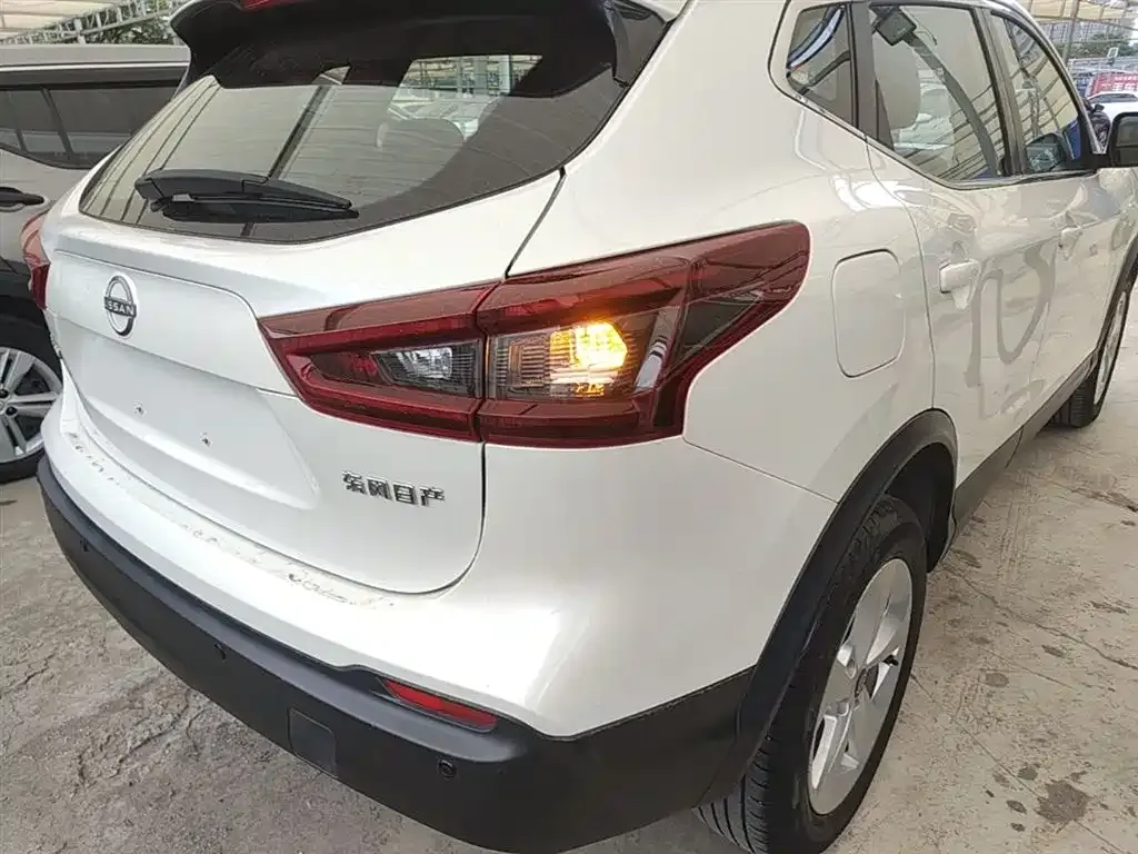 Nissan Qashqai — фото 9