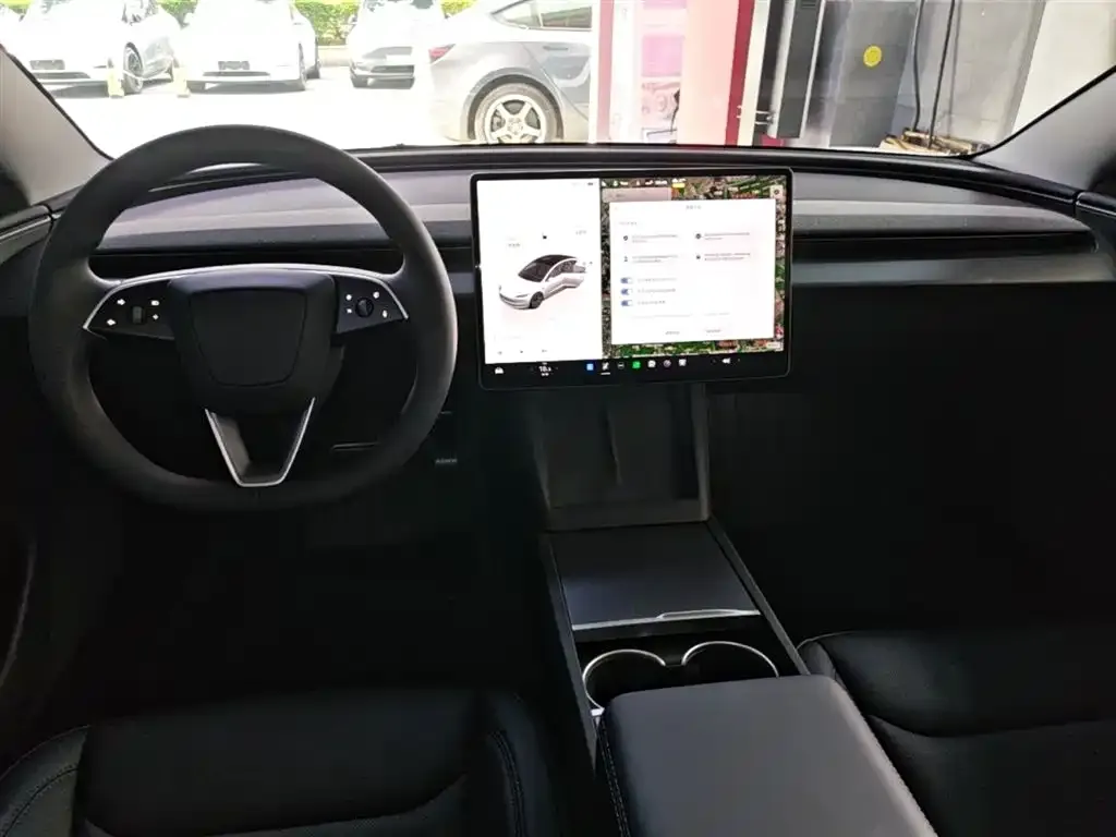 Tesla Model 3 — фото 3