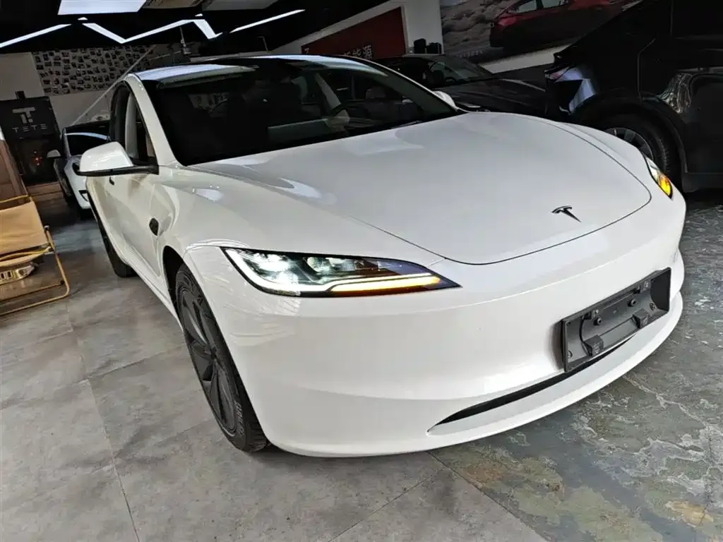 Tesla Model 3 — фото 10