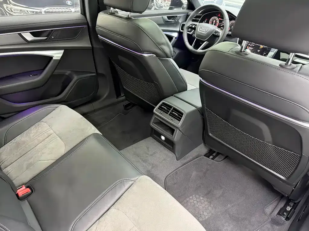 Audi A6L 2021 из CN, фото 5