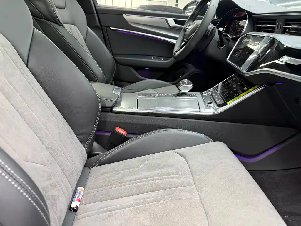 Audi A6L 2021 из CN, фото 8