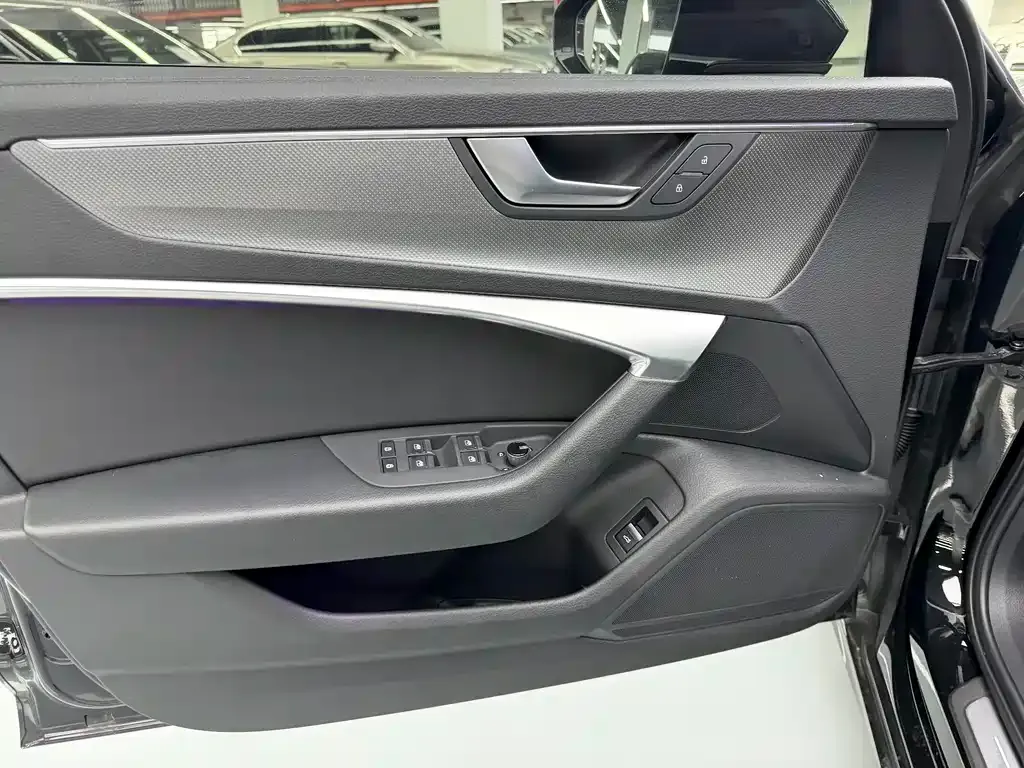 Audi A6L 2021 из CN, фото 3
