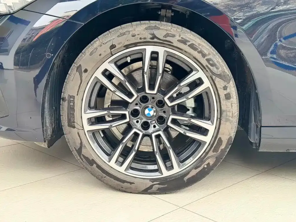 BMW 5 Series — фото 10