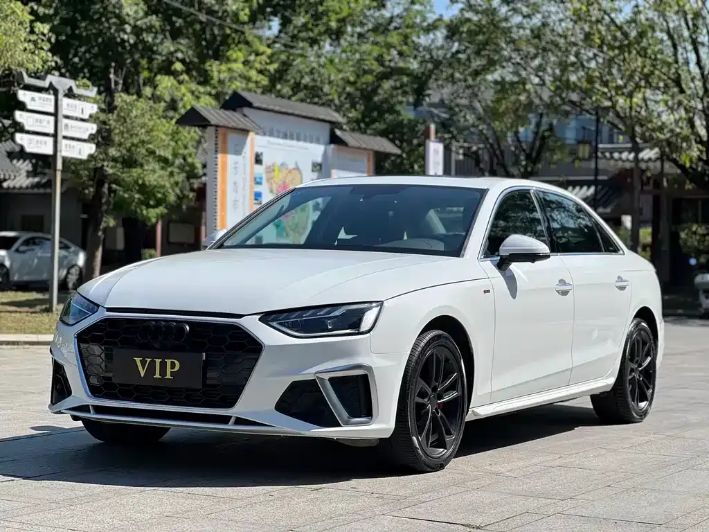 Audi A4L 2022 из CN, фото 1