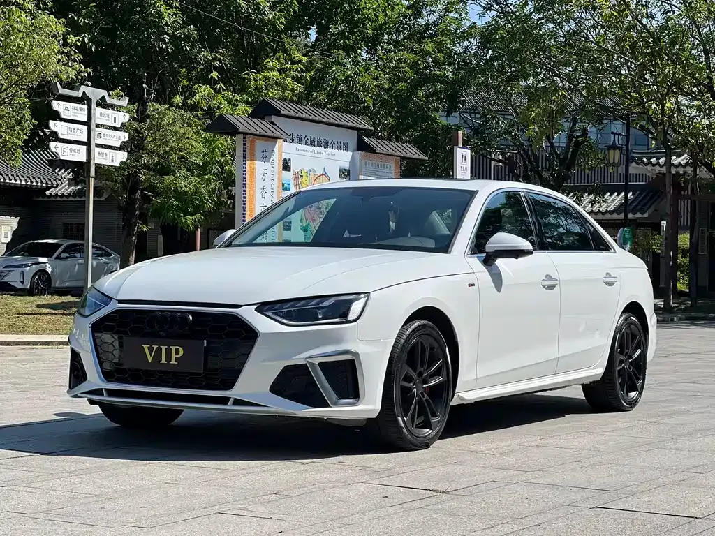 Audi A4L 2022 из CN, фото 5