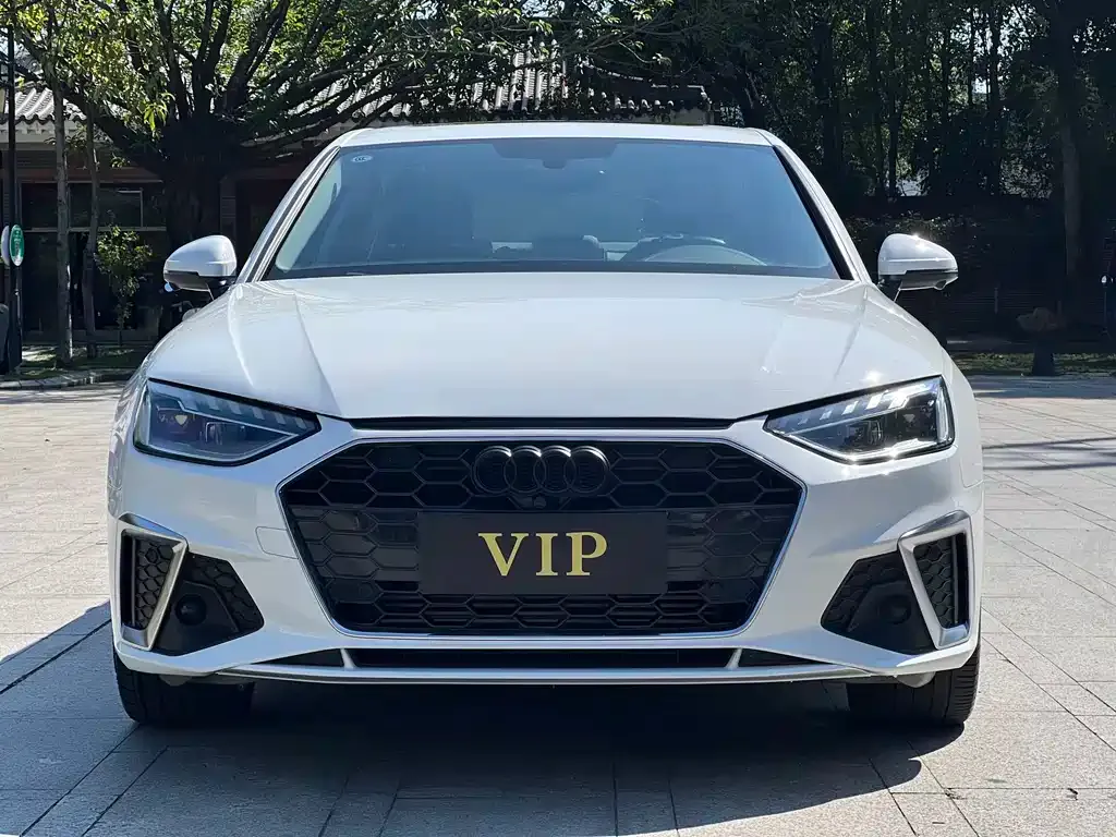 Audi A4L 2022 из CN, фото 8