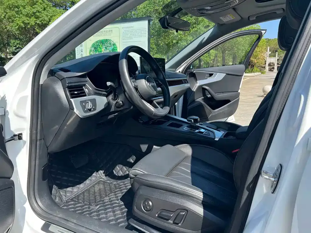 Audi A4L 2022 из CN, фото 6
