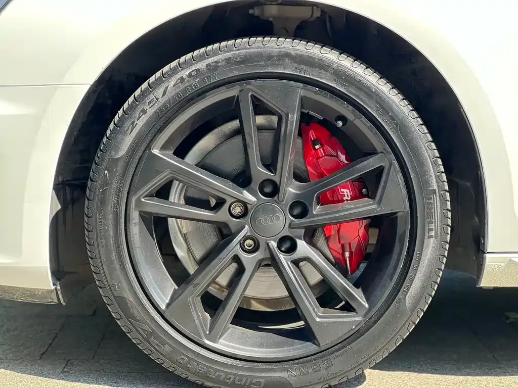 Audi A4L 2022 из CN, фото 9