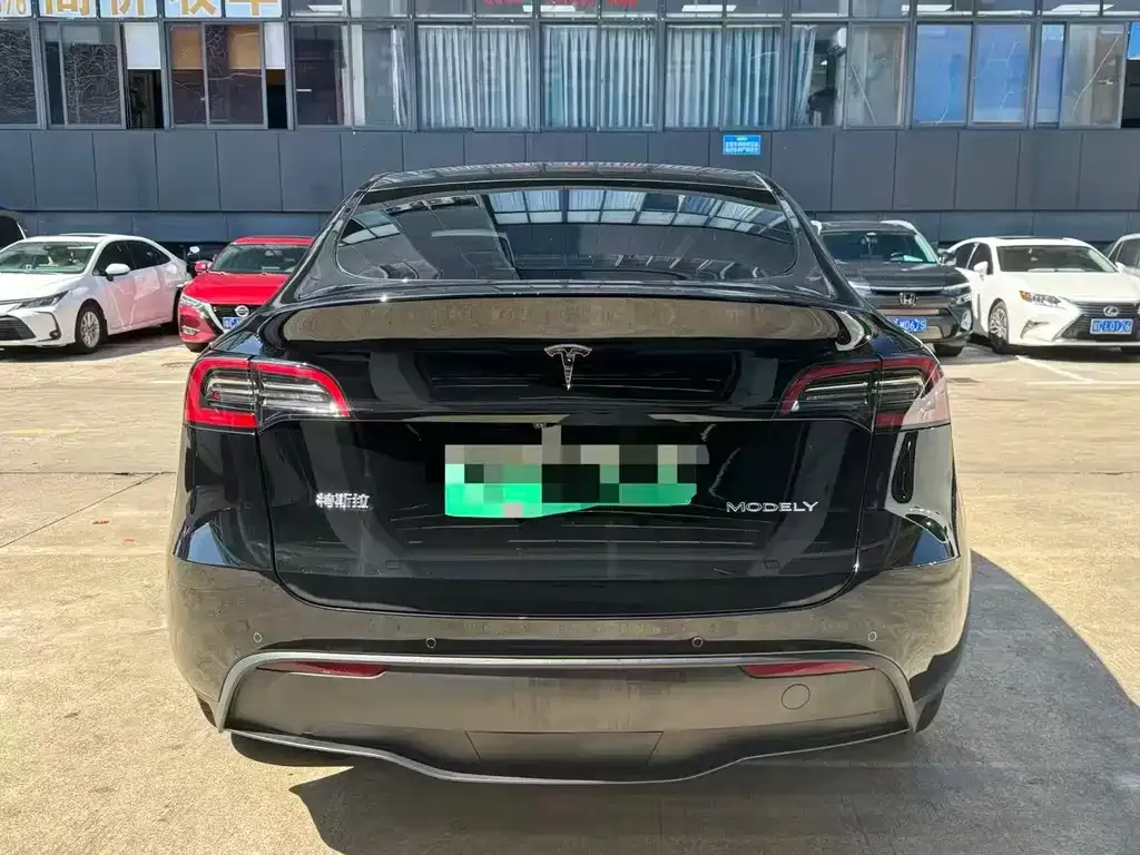 Tesla Model Y — фото 4