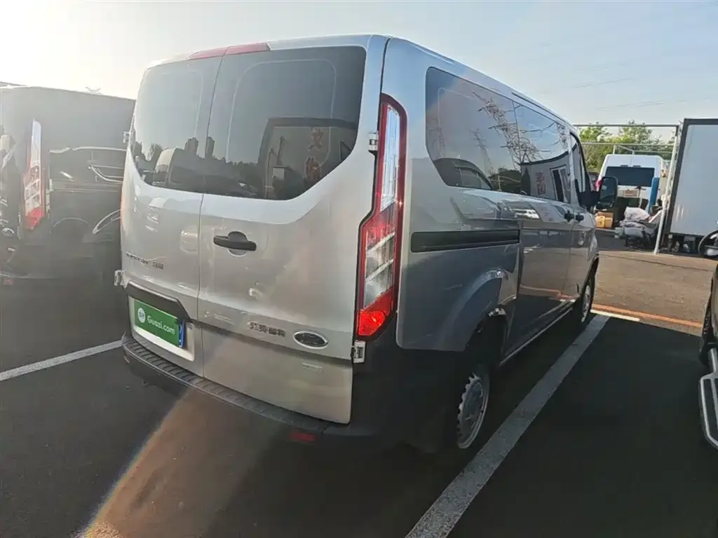 Ford Transit 2021 из CN, фото 9