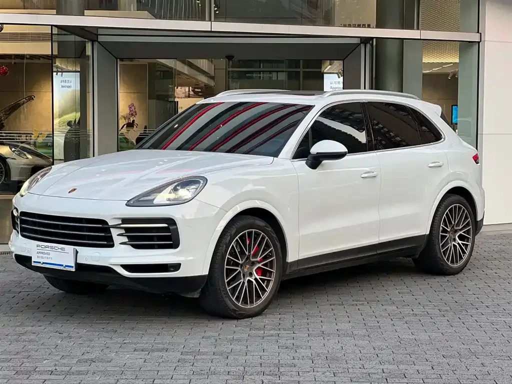 Porsche Cayenne — фото 1