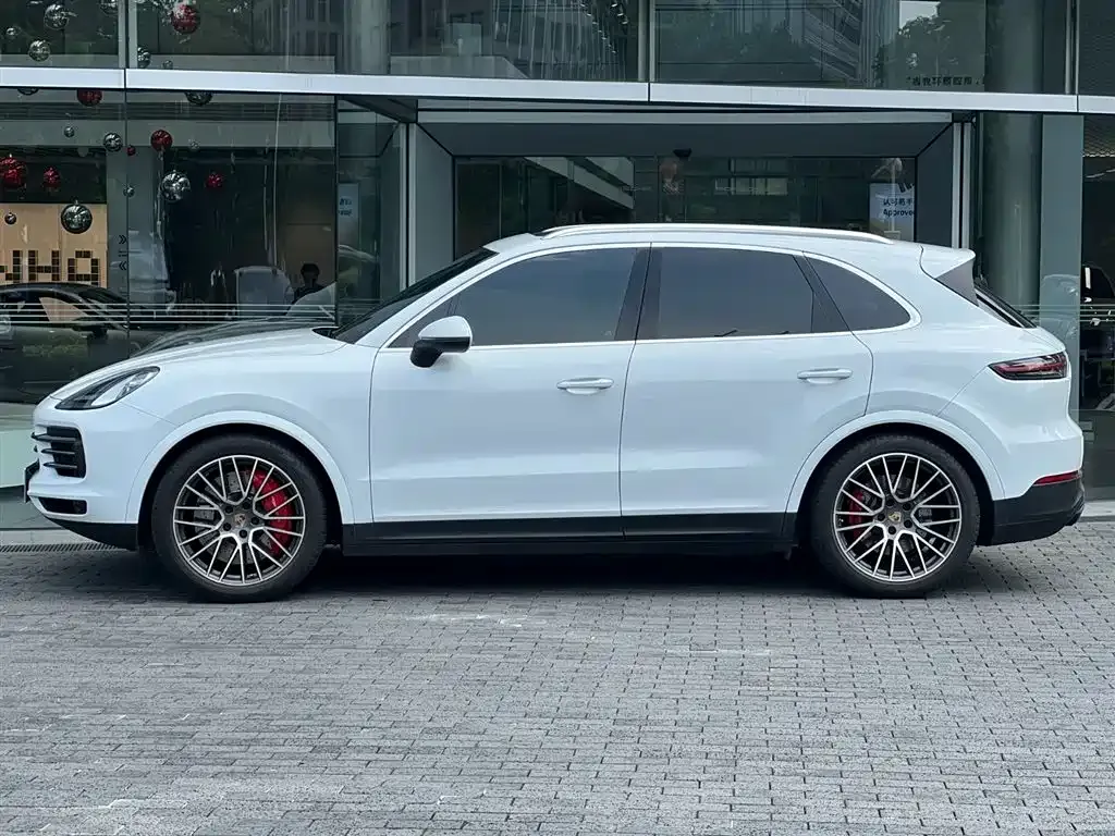 Porsche Cayenne — фото 5