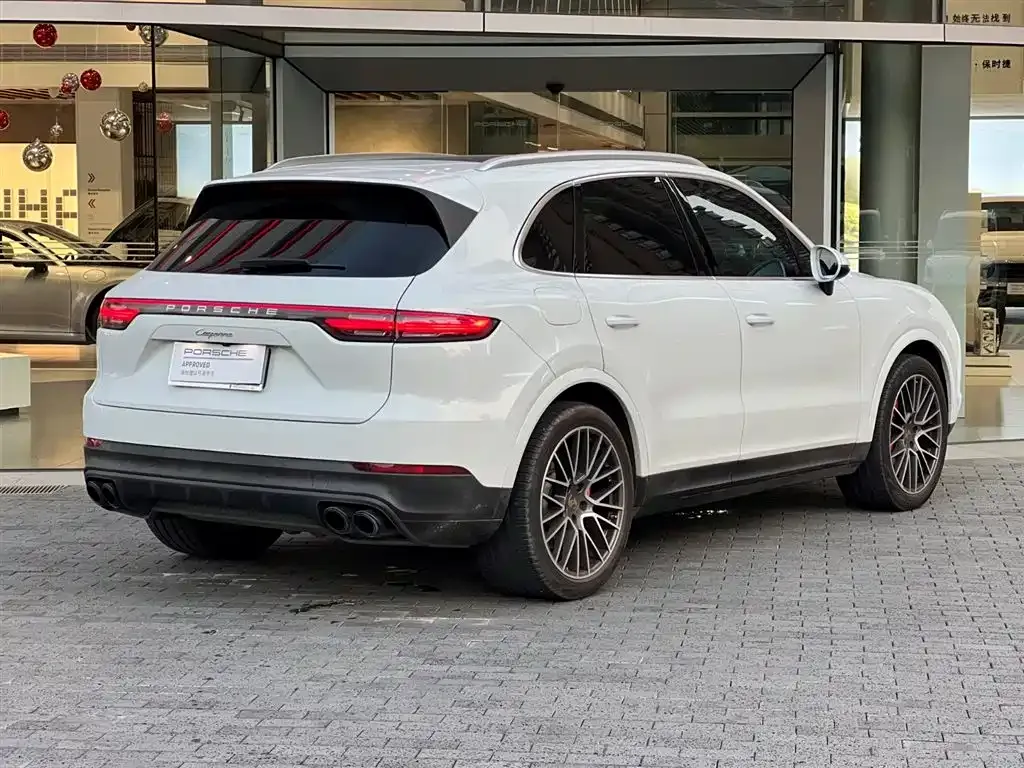 Porsche Cayenne — фото 10