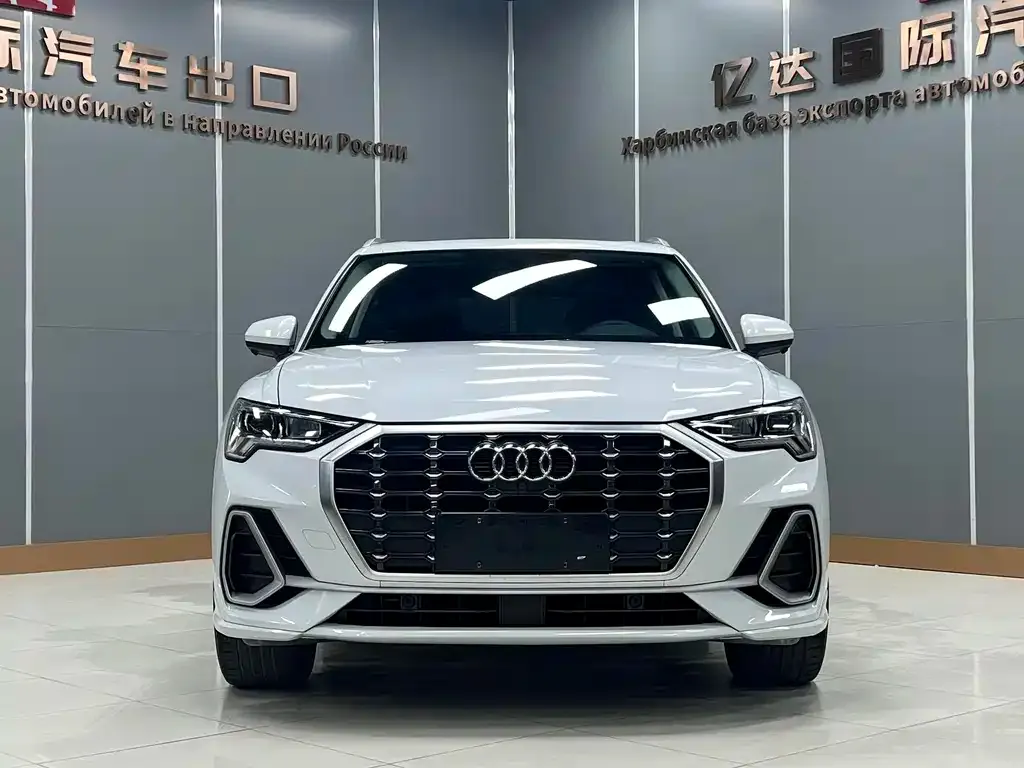 Audi Q3 — фото 1