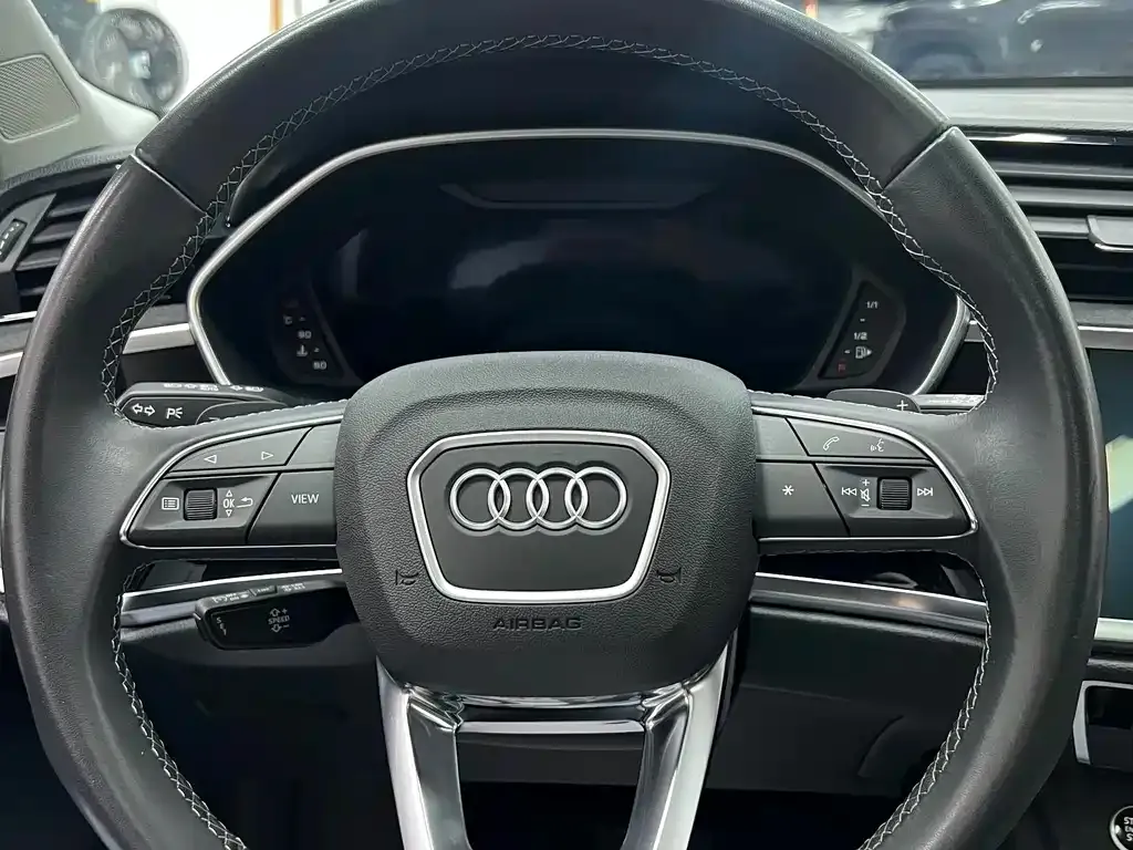 Audi Q3 — фото 7