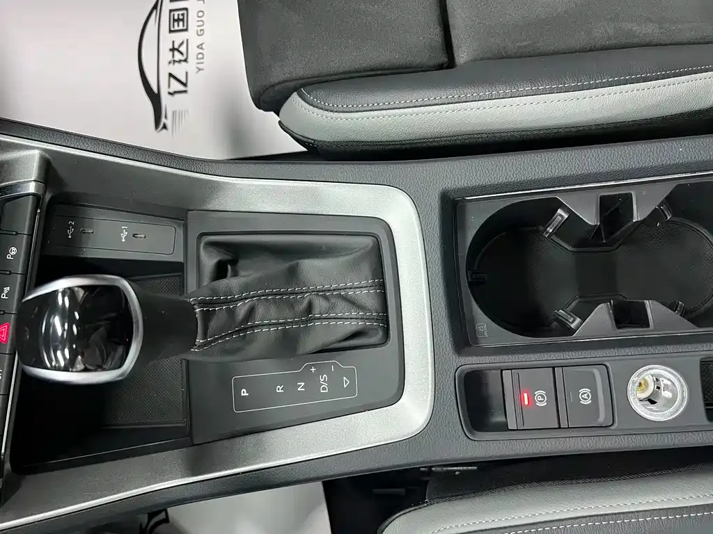 Audi Q3 — фото 10