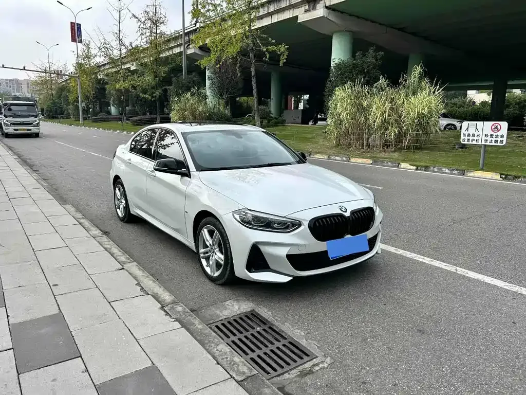 BMW 1 Series — фото 1
