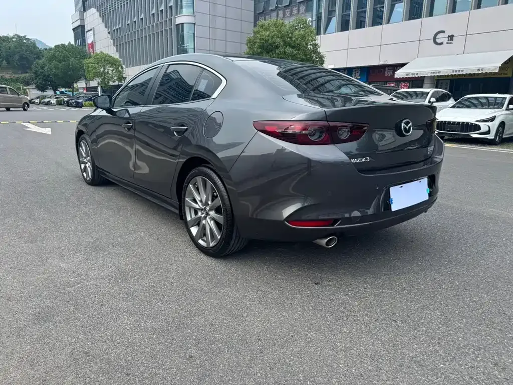 Mazda 3 Axela — фото 8