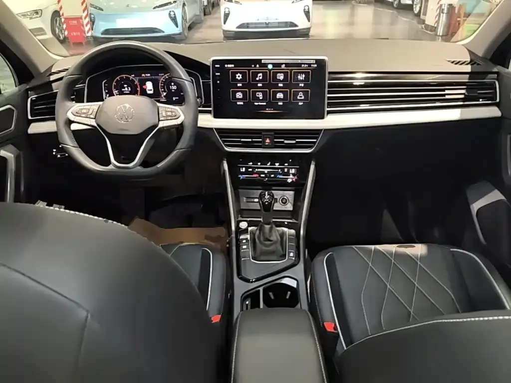 Volkswagen Tiguan L — фото 7