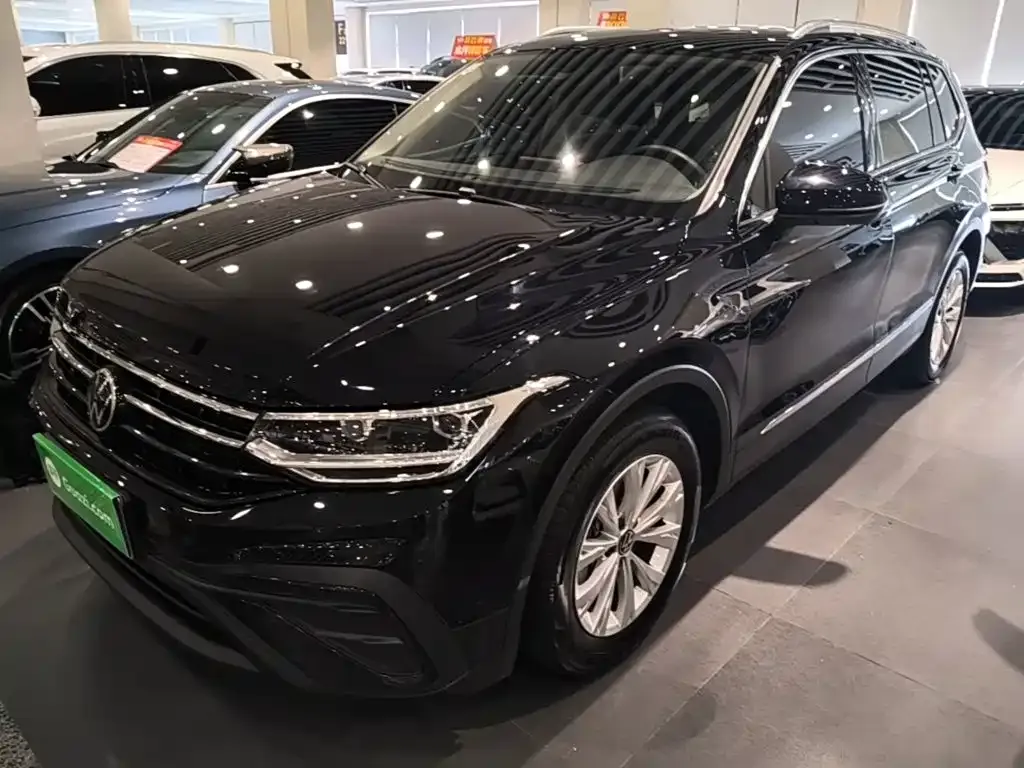Volkswagen Tiguan L — фото 3