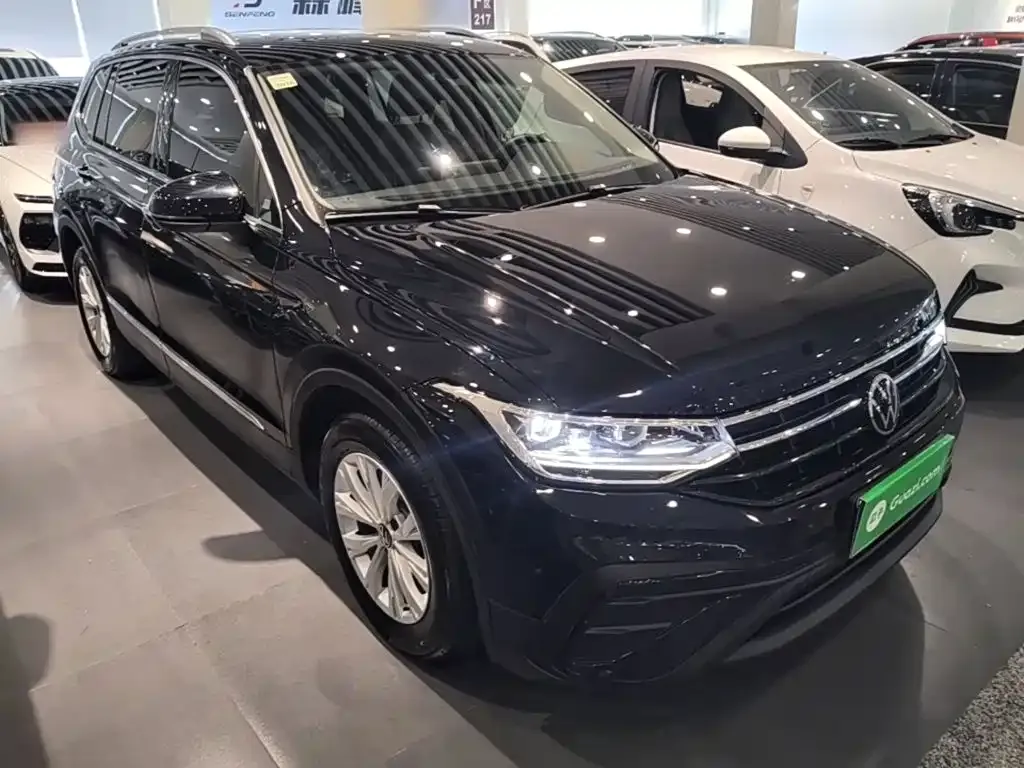 Volkswagen Tiguan L — фото 6