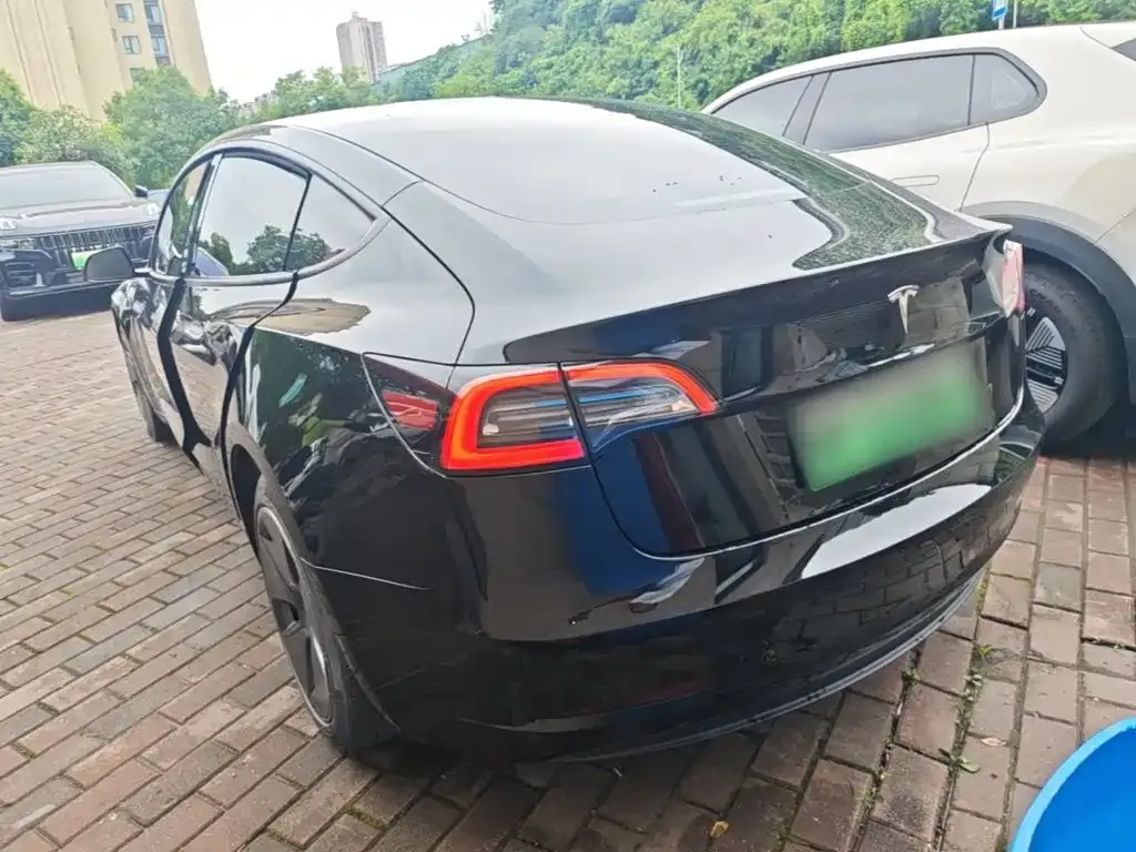 Tesla Model 3 — фото 2