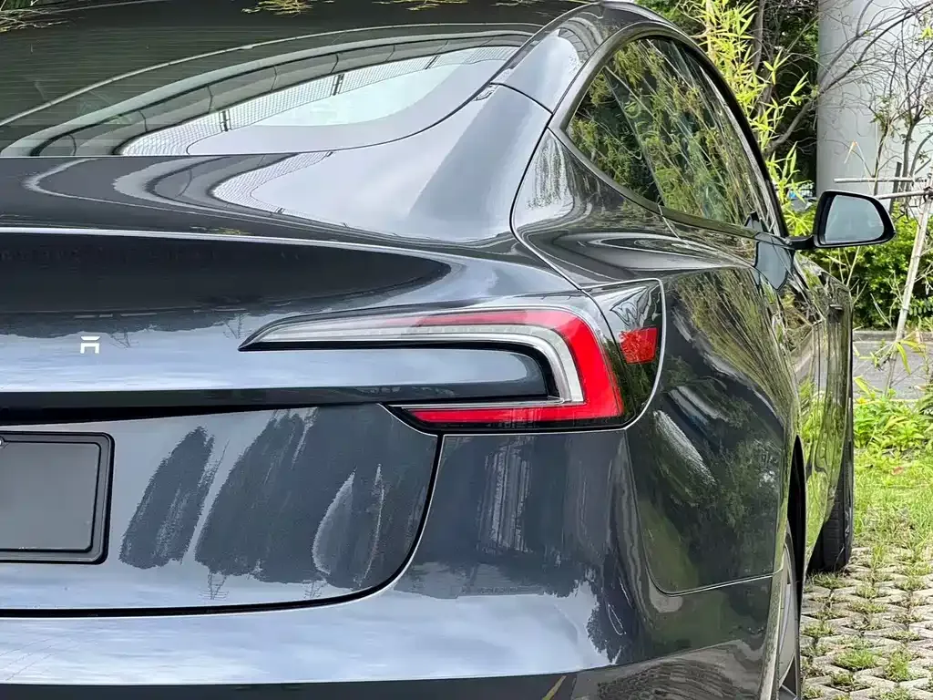 Tesla Model 3 — фото 6