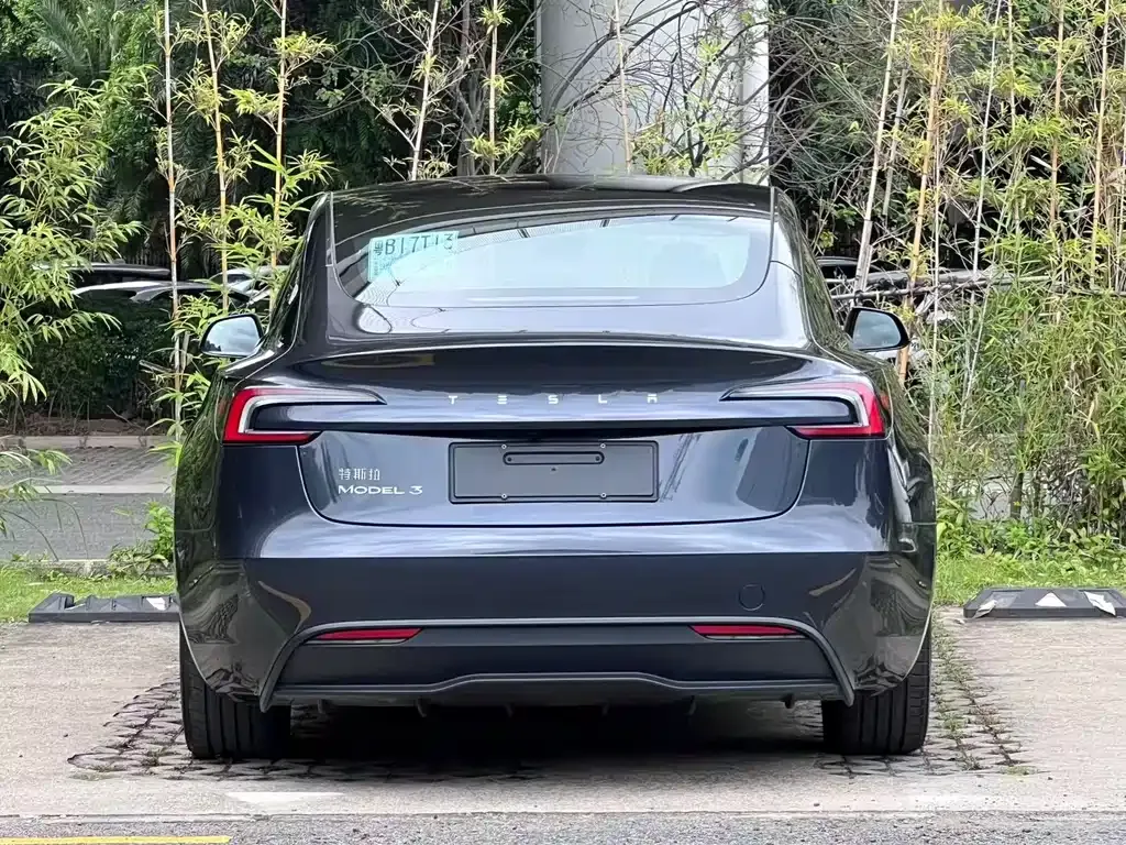 Tesla Model 3 — фото 9